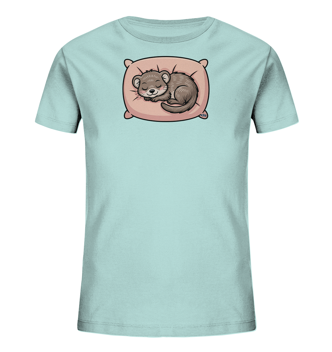 Onlineshop Shirts fuer Kinder - Das Bild zeigt ein hellblaues Kinder-T-Shirt. Auf der Vorderseite ist ein niedliches, schlafendes Frettchen abgebildet, das gemuetlich auf einem rosa Kissen eingerollt ist. Das Tier hat geschlossene Augen und wirkt sehr friedlich. Dieses Design verleiht dem Shirt einen ruhigen und liebenswerten Charakter.