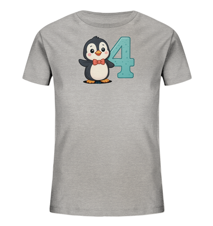 Onlineshop Shirts fuer Kinder - Das Bild zeigt ein hellgraues Kinder-T-Shirt mit einem niedlichen Motiv auf der Vorderseite. Es ist ein Cartoon-Pinguin mit roter Fliege abgebildet, der freundlich aussieht. Neben dem Pinguin steht eine grosse, hellblaue Zahl '4'. Das Design ist verspielt und passend fuer Kinder.