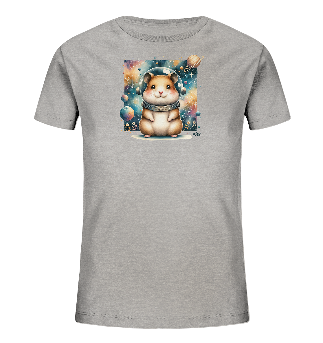 Onlineshop Shirts fuer Kinder - Das graue T-Shirt zeigt eine niedliche Illustration eines Hamsters in einem Astronautenhelm. Das Motiv ist vor einem bunten Hintergrund mit Planeten, Sternen und einer Galaxie platziert. Die Grafik ist detailliert und farbenfroh, was dem Shirt ein fantasievolles Aussehen verleiht.