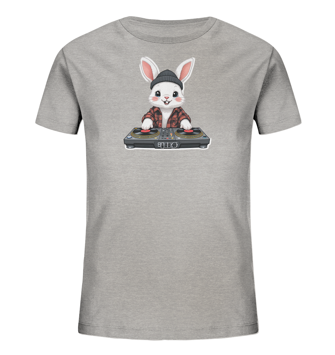 Onlineshop Shirts fuer Kinder - Das Bild zeigt ein hellgraues Kinder-T-Shirt mit kurzen Ärmeln. Auf der Vorderseite befindet sich eine verspielte Grafik eines Cartoon-Hasen. Der Hase traegt eine Muetze und ein kariertes Hemd und steht hinter einem DJ-Pult mit zwei Plattenspielern. Das Design verleiht dem Shirt einen modernen und einzigartigen Charakter.