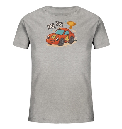 Onlineshop Shirts fuer Kinder - Das Bild zeigt ein graues Kinder-T-Shirt mit einer Comic-Illustration auf der Vorderseite. Das Motiv stellt ein rotes Rennauto mit einem laechelnden Gesicht und der grossen Zahl '4' dar. Im Hintergrund sind zwei Zielflaggen, ein goldener Pokal und farbenfrohe Konfetti-Elemente abgebildet. Das Design vermittelt eine spielerische und siegreiche Rennsport-Atmosphaere.