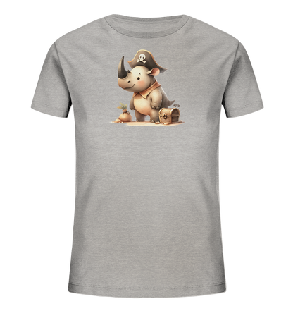Onlineshop Shirts fuer Kinder - Das Bild zeigt ein hellgraues T-Shirt mit einer Illustration eines niedlichen Nashorns im Piratenkostuem. Das Nashorn traegt einen Piratenhut mit Totenkopf und ein Halstuch. Neben ihm stehen eine kleine Schatztruhe und ein Beutel mit einer Pflanze, was eine Abenteuer-Szene am Strand oder auf einer Insel darstellt. Das Design ist verspielt und ansprechend fuer Kinder.