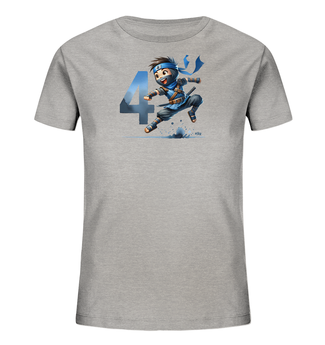 Onlineshop Shirts fuer Kinder - Das Bild zeigt ein hellgraues Kinder-T-Shirt mit einem dynamischen Druck auf der Vorderseite. Ein cartoonhafter Ninja in blauer Kleidung springt und wirbelt Wasser auf. Im Hintergrund ist eine grosse, stilisierte Zahl "4" in einem Farbverlauf von Blau zu Grau zu sehen. Das Design wirkt actionreich und verspielt, passend fuer junge Ninja-Fans.