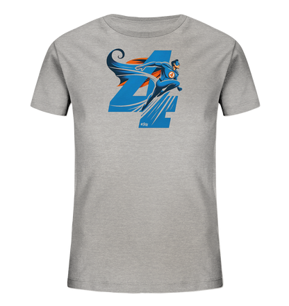 Onlineshop Shirts fuer Kinder - Dieses graue T-Shirt zeigt ein dynamisches Motiv auf der Vorderseite. Ein stilisierter blauer Vierer bildet den Hintergrund fuer eine Superhelden-Figur, die in fliegender Pose dargestellt ist. Die Figur traegt einen blauen Anzug und einen wehenden orangefarbenen Umhang. Das Design ist farbenfroh und vermittelt ein Gefuehl von Geschwindigkeit und Kraft.