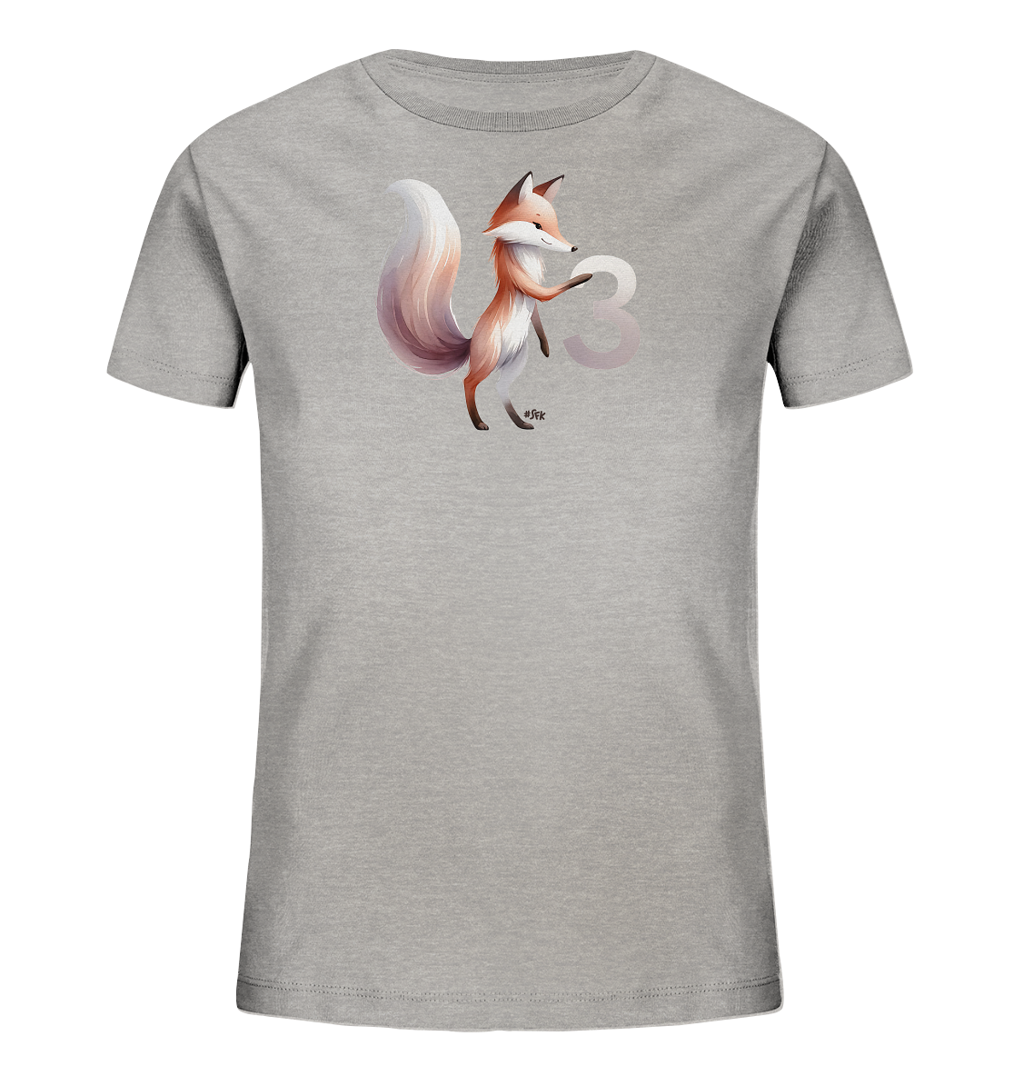 Onlineshop Shirts fuer Kinder - Das Bild zeigt ein graues Kinder-T-Shirt mit einem niedlichen Fuchsmotiv. Der Fuchs steht aufrecht und haelt die Pfote an die grosse Zahl '3'. Das Design ist verspielt und farbenfroh, mit einem flauschigen Schwanz in warmen Farbtoenen. Es ist ein lustiges und ansprechendes Design fuer Kinder.