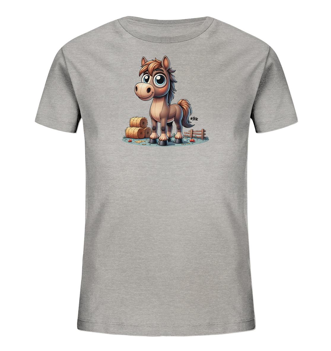 Onlineshop Shirts fuer Kinder - Das Bild zeigt ein hellgraues Kinder-T-Shirt mit einer niedlichen Comic-Darstellung eines braunen Pferdes auf der Vorderseite. Das Pferd steht in einer laendlichen Szene mit Heuballen und einem Holzzaun im Hintergrund. Diese Grafik verleiht dem Shirt einen verspielten und froehlichen Look, ideal fuer kleine Tierfreunde.