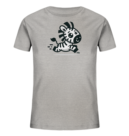 Onlineshop Shirts fuer Kinder - Das Bild zeigt ein hellgraues Kinder-T-Shirt mit einer niedlichen Zeichentrick-Illustration. Darauf ist ein rennendes Zebra abgebildet. Das Zebra hat grosse Augen und einen freundlichen Ausdruck, und Linien deuten seine Bewegung an. Das Design ist einfach und ansprechend fuer Kinder.