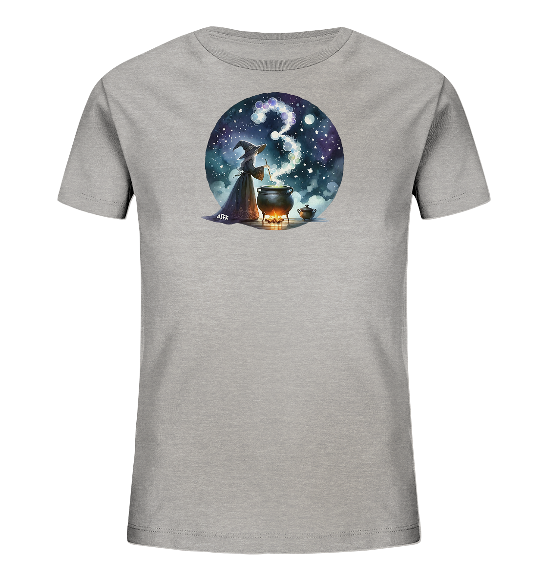Onlineshop Shirts fuer Kinder - Das Bild zeigt ein graues T-Shirt fuer Kinder. Auf der Vorderseite befindet sich eine runde Illustration einer Hexe, die in einem Kessel ruehrt. Aus dem Kessel steigt Dampf in Form der Zahl '3' auf. Der Hintergrund des Motivs ist ein magischer Nachthimmel mit Sternen.