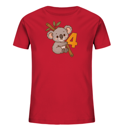 Onlineshop Shirts fuer Kinder - Das Bild zeigt ein rotes Kinder-T-Shirt mit einem suessen Cartoon-Koala auf der Vorderseite. Der Koala sitzt auf einem Ast mit ein paar Blaettern und haelt sich fest. Direkt neben dem Koala ist eine grosse, orangefarbene Zahl '4' abgebildet. Das Design wirkt verspielt und freundlich.