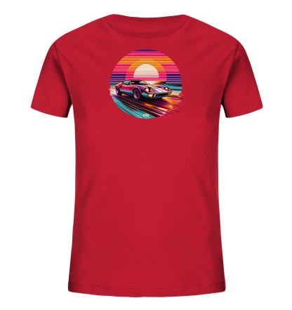 Kinder T-Shirt mit ein farbiger Sportwagen vor einer gestreiften Retro-Sonne
