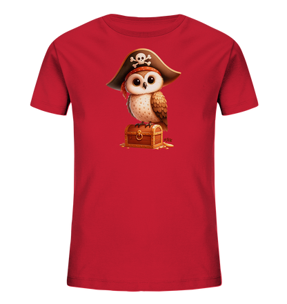 Onlineshop Shirts fuer Kinder - Das Bild zeigt ein rotes T-Shirt mit einem niedlichen Motiv einer Eule als Pirat. Die Eule traegt einen Piratenhut mit Totenkopf und sitzt auf einer geoeffneten Schatztruhe voller Goldmuenzen. Das detailreiche Design ist in einem cartoonartigen Stil gehalten. Dieses T-Shirt ist ideal fuer kleine Abenteurer.