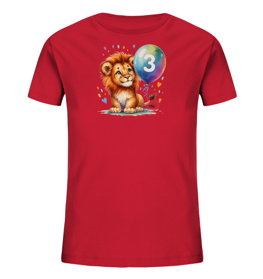 Onlineshop Shirts fuer Kinder - Das Bild zeigt ein rotes Kinder-T-Shirt mit einer charmanten Illustration eines kleinen Loewen. Der Loewe sitzt neben einem bunten Ballon, auf dem die Zahl '3' zu sehen ist. Das Motiv ist von verspielten Herzen und Farbspritzern umgeben, was dem Design eine froehliche Note verleiht. Es ist ein ansprechendes Shirt mit einem suessen Tiermotiv.