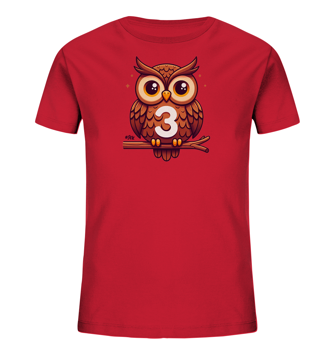 Onlineshop Shirts fuer Kinder - Das Bild zeigt ein rotes Kinder-T-Shirt mit einer suessen, cartoonartigen Eule als Motiv. Die Eule sitzt auf einem Ast und hat die Zahl 3 in ihrem Bauch. Sie hat grosse Augen und einen freundlichen Ausdruck, umgeben von kleinen glitzernden Sternen. Das Design ist verspielt und ansprechend fuer Kinder.