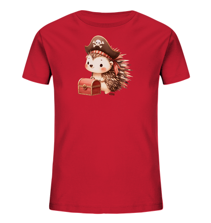 Onlineshop Shirts fuer Kinder - Dieses Bild zeigt ein rotes Kinder-T-Shirt mit einem charmanten Aufdruck. Zu sehen ist ein cartoonhafter Igel, der als Pirat verkleidet ist, komplett mit Piratenhut und Halstuch. Der Igel haelt eine kleine, hoelzerne Schatztruhe, was dem Design einen Hauch von Abenteuer verleiht. Das Motiv ist detailreich und farbenfroh gestaltet.