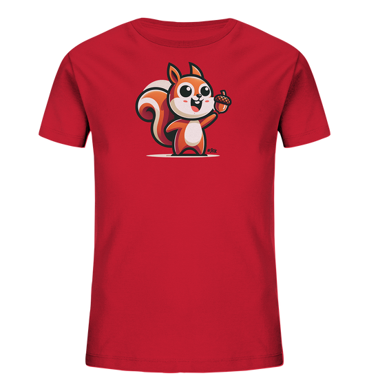 Onlineshop Shirts fuer Kinder - Das Bild zeigt ein rotes T-Shirt fuer Kinder mit einer niedlichen Eichhoernchen-Illustration auf der Vorderseite. Das Eichhoernchen ist orange und weiss, steht aufrecht und laechelt freundlich. Es haelt eine Eichel in einer seiner Pfoten. Das Design wirkt froehlich und verspielt.