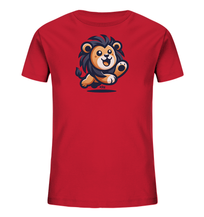 Onlineshop Shirts fuer Kinder - Das Bild zeigt ein rotes T-Shirt fuer Kinder mit einem froehlichen Loewen-Motiv auf der Vorderseite. Der Loewe ist im Cartoon-Stil dargestellt, mit gelbem Fell, dunkler Maehne und einem breiten Laecheln. Er scheint zu springen oder zu rennen, wobei eine Pfote erhoben ist. Das Design ist lebhaft und kindgerecht gestaltet.