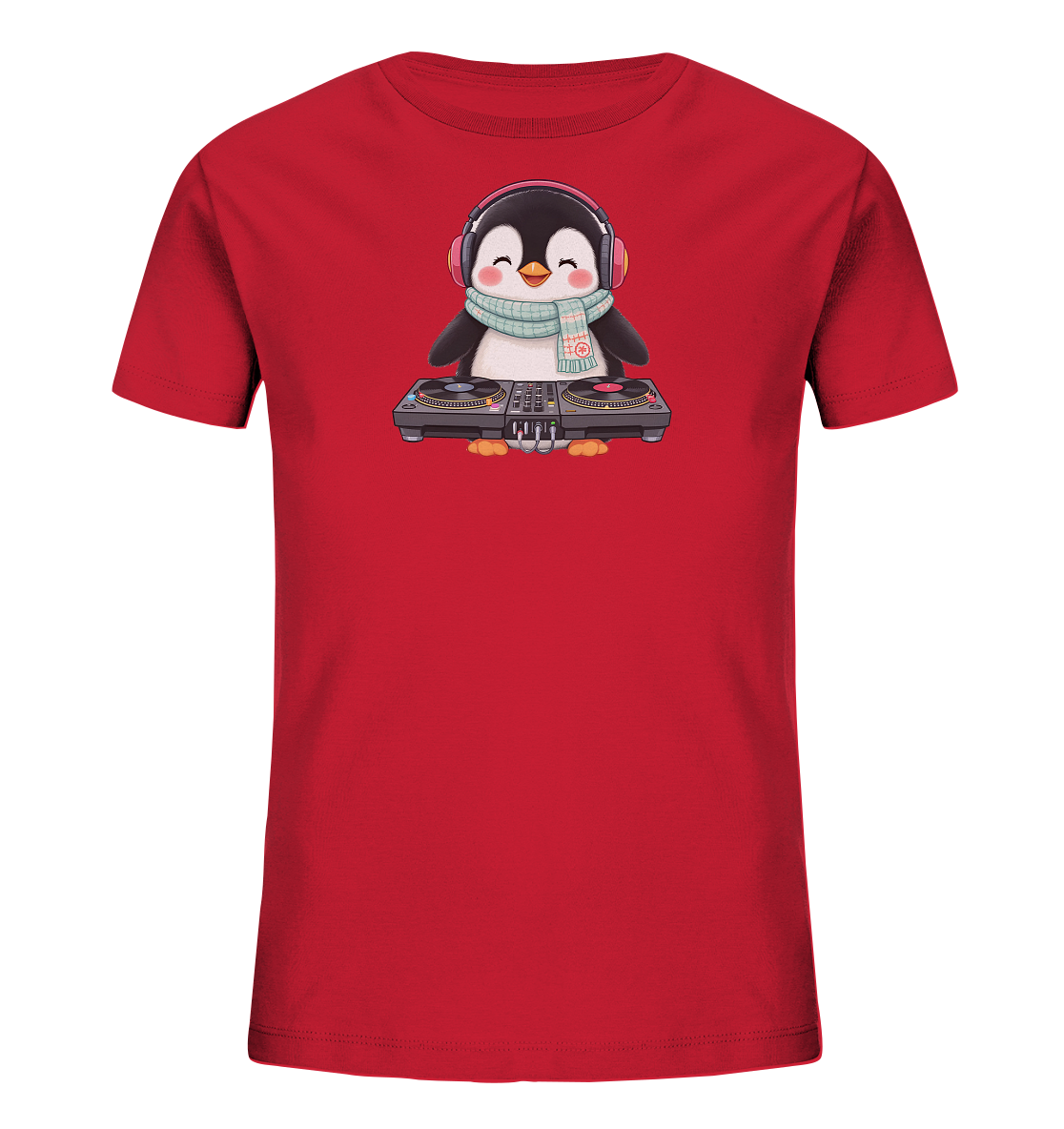 Onlineshop Shirts fuer Kinder - Das Bild zeigt ein rotes Kinder-T-Shirt mit einem niedlichen Cartoon-Pinguin. Der Pinguin traegt rote Kopfhoerer und einen hellblauen Schal mit Schneeflockenmuster. Er steht vor einem DJ-Mischpult mit zwei Plattenspielern, was dem Design eine verspielte Note verleiht. Das gesamte Motiv ist froehlich und detailliert gestaltet.