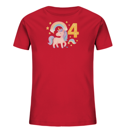 Onlineshop Shirts fuer Kinder - Das Bild zeigt ein rotes Kinder-T-Shirt mit einem farbenfrohen Aufdruck auf der Vorderseite. Der Aufdruck zeigt ein suesses Einhorn neben einer leuchtenden Zahl '4'. Über dem Einhorn spannt sich ein Regenbogen, umgeben von gelben Sternen. Das Design ist verspielt und froehlich.