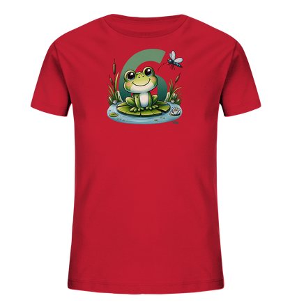 Onlineshop Shirts fuer Kinder - Rotes Shirt mit froehlichem Frosch auf Seerosenblatt, Zahl 6 im Hintergrund, Teichpflanzen und Muecke.