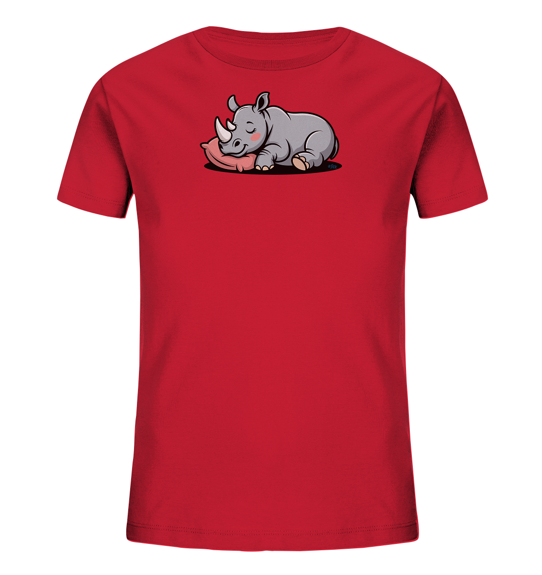 Onlineshop Shirts fuer Kinder - Das Bild zeigt ein leuchtend rotes T-Shirt fuer Kinder. Auf der Vorderseite ist eine suesse, cartoonartige Illustration eines schlafenden Nashorns zu sehen. Das graue Nashorn liegt friedlich auf einem pinkfarbenen Kissen, die Augen geschlossen und ein sanftes Laecheln auf dem Gesicht. Dieses verspielte Design verleiht dem Shirt einen liebenswerten und ruhigen Ausdruck.