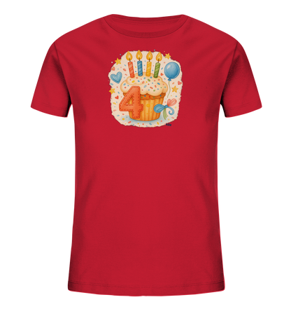 Onlineshop Shirts fuer Kinder - Das Bild zeigt ein rotes T-Shirt fuer Kinder mit einem Geburtstagsthema. Auf der Vorderseite ist ein Cupcake mit vier brennenden Kerzen und einer grossen Zahl Vier abgebildet. Das Motiv ist von Sternen, einem Herz und einem Ballon umgeben, was dem Design einen festlichen Charakter verleiht. Die Grafik ist farbenfroh und detailliert gestaltet.