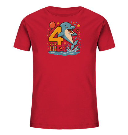 Onlineshop Shirts fuer Kinder - Das rote T-Shirt fuer Kinder zeigt eine froehliche Illustration eines springenden Delfins. Neben dem Delfin ist die Zahl 4 gross und orange dargestellt, umgeben von festlichen Elementen wie einem Ballon, Kerzen und Konfetti. Das Motiv wirkt verspielt und ist ideal fuer einen Geburtstag.