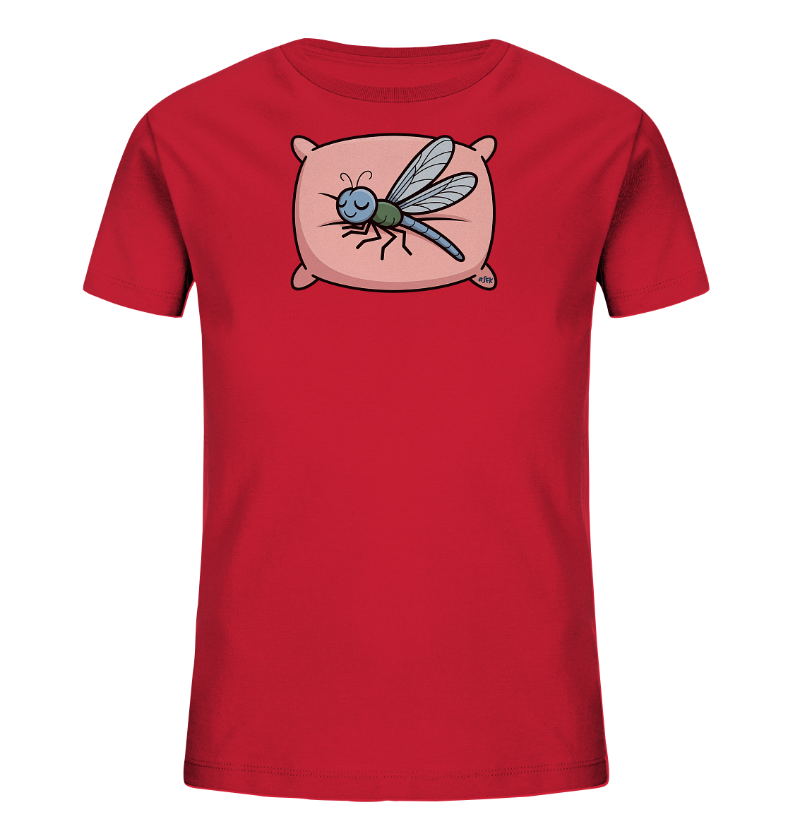Onlineshop Shirts fuer Kinder - Das Bild zeigt ein rotes T-Shirt fuer Kinder. Auf der Vorderseite ist eine friedlich schlafende Libelle abgebildet, die auf einem rosafarbenen Kissen ruht. Die Libelle ist blau-gruen mit transparenten Fluegeln gestaltet. Dieses Motiv verleiht dem Shirt einen ruhigen und verspielten Charakter.