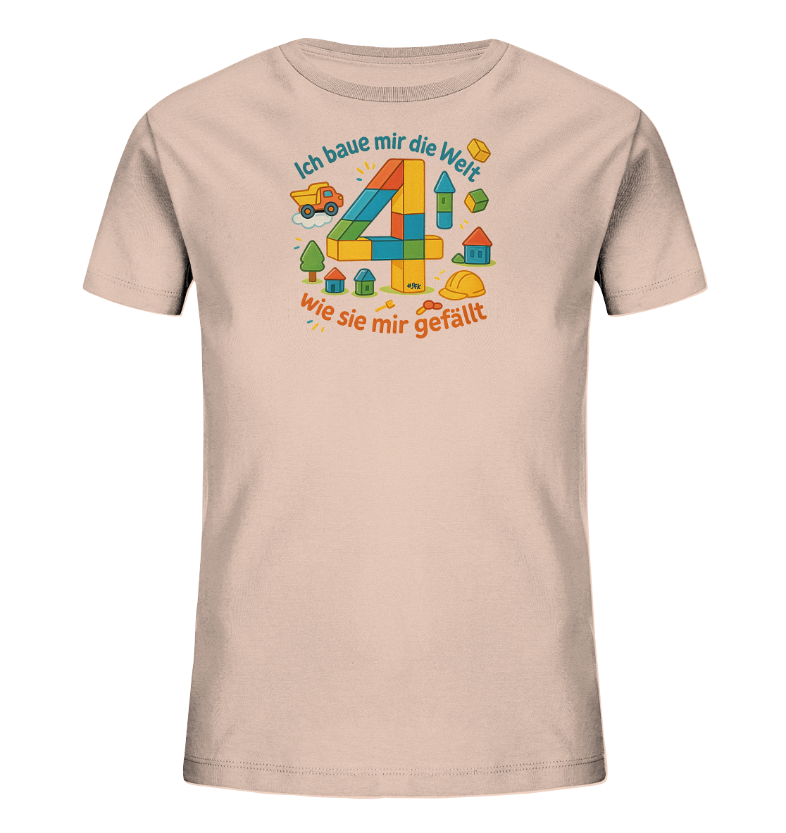 Onlineshop Shirts fuer Kinder - Das Bild zeigt ein hellrosafarbenes T-Shirt mit einer farbenfrohen Grafik auf der Vorderseite. Im Zentrum steht die Zahl Vier, die aus bunten Baukloetzen geformt ist. Rundherum sind spielerische Elemente wie kleine Haeuser, ein LKW und ein Bauhelm abgebildet, ergaenzt durch den Text "Ich baue mir die Welt wie sie mir gefaellt". Das Design wirkt kreativ und thematisiert das Bauen.