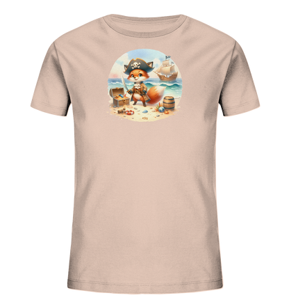Onlineshop Shirts fuer Kinder - Das Bild zeigt ein hellrosa T-Shirt fuer Kinder mit einer Illustration eines niedlichen Fuchses als Pirat. Der Fuchs traegt einen Piratenhut und haelt ein Schwert, umgeben von einer Schatzkiste, einem Fass und maritimen Elementen an einem Strand. Im Hintergrund ist ein Segelschiff auf dem Meer zu sehen. Das detailreiche Design ist in einem ovalen Rahmen auf der Vorderseite platziert.