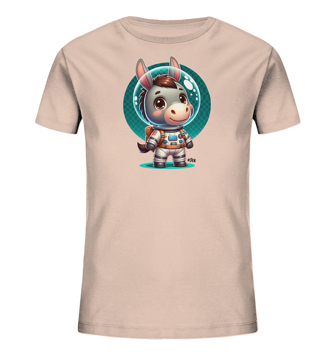 Onlineshop Shirts fuer Kinder - Das Bild zeigt ein hellrosa Kinder T-Shirt mit einem niedlichen Druck eines Esels im Astronautenanzug. Der Esel traegt einen Raumanzug mit Helm und steht vor einem tuerkisfarbenen, karierten Kreis. Er hat grosse Augen und ein freundliches Laecheln. Das Design ist verspielt und detailreich, ideal fuer kleine Weltraumfans.