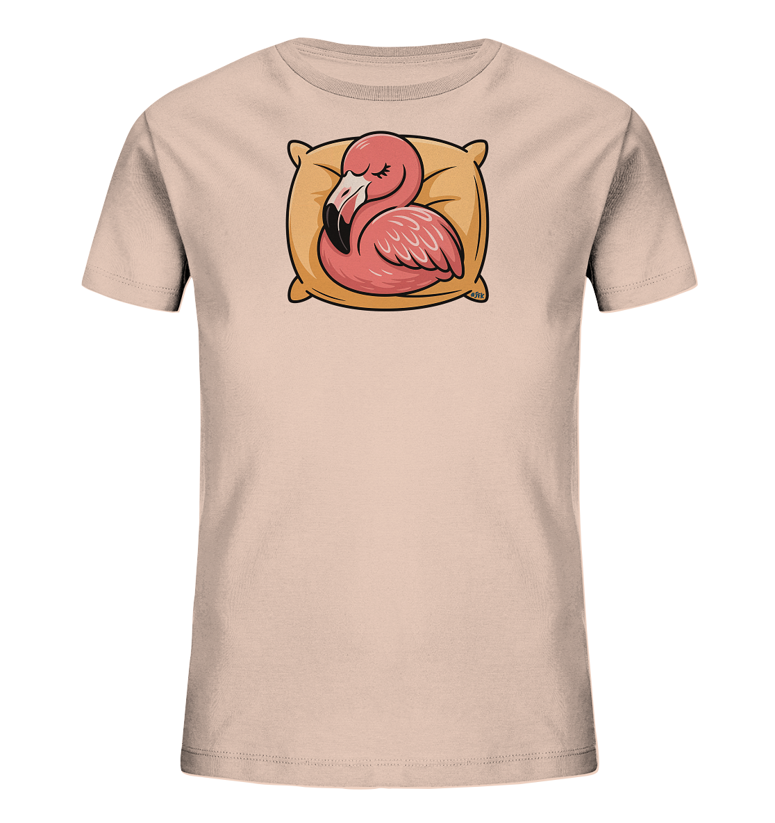 Onlineshop Shirts fuer Kinder - Das Bild zeigt ein hellrosa Kinder-T-Shirt mit einem niedlichen Aufdruck. Ein rosa Flamingo liegt friedlich schlafend auf einem gelben Kissen. Das Design wirkt ruhig und gemuetlich, perfekt fuer entspannte Momente. Das T-Shirt hat einen klassischen Rundhalsausschnitt und kurze Ärmel.