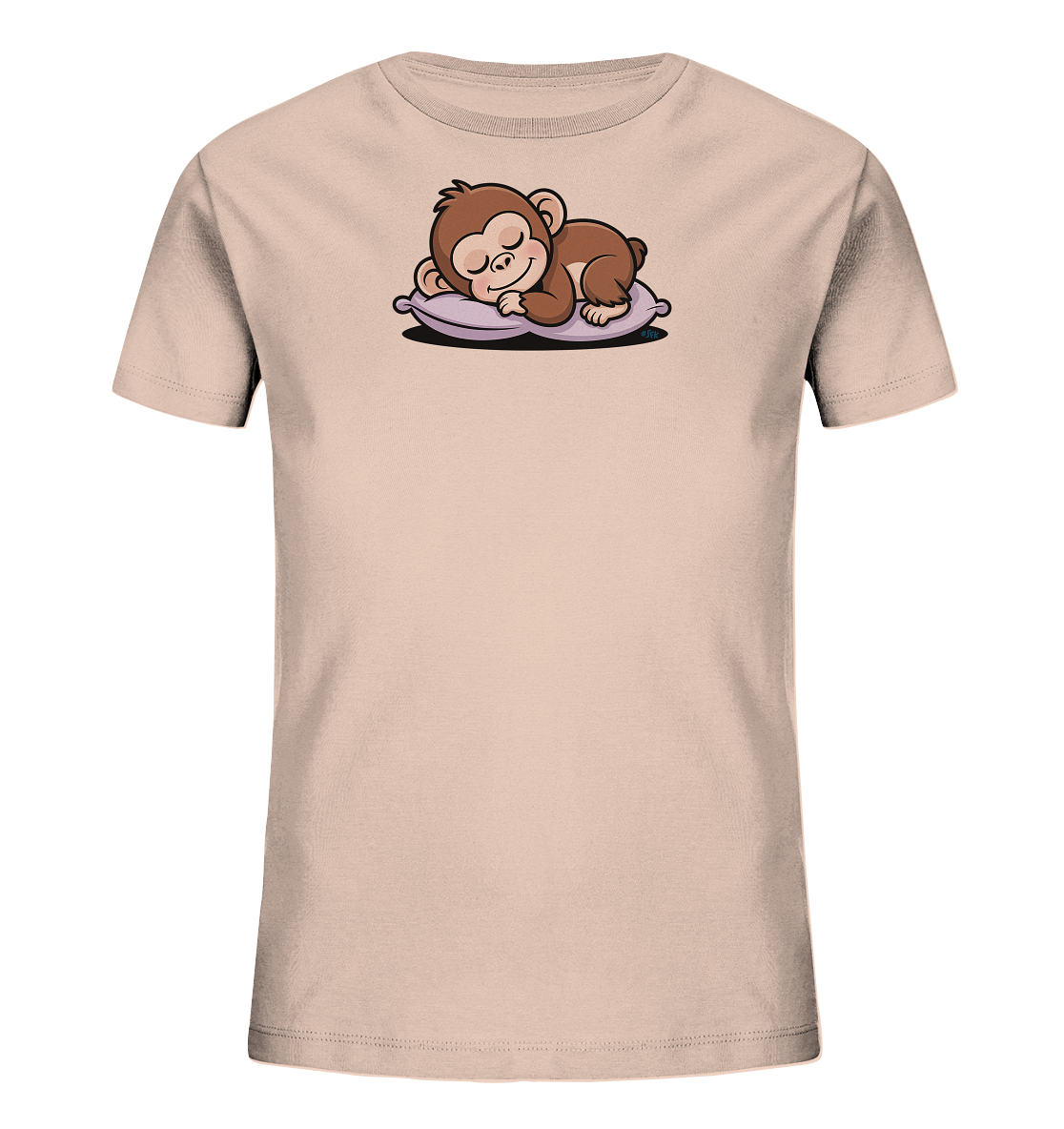 Onlineshop Shirts fuer Kinder - Das Bild zeigt ein hellbeiges Kinder-T-Shirt mit einem niedlichen Tiermotiv auf der Vorderseite. Ein kleiner, brauner Affe liegt schlafend und laechelnd auf einem violetten Kissen. Das Motiv ist detailreich gestaltet und verleiht dem Shirt einen verspielten und friedlichen Charakter. Das T-Shirt ist schlicht gehalten und laesst das Design im Vordergrund stehen.