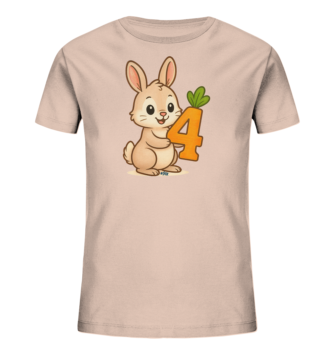 Onlineshop Shirts fuer Kinder - Das Bild zeigt ein hellrosa Kinder-T-Shirt mit einem niedlichen Druck auf der Vorderseite. Ein cartoonhafter Hase haelt die grosse, orangefarbene Zahl '4' fest, die wie eine Karotte aussieht. Der Hase laechelt freundlich und das Design wirkt verspielt. Dieses Motiv ist ideal fuer kleine Kinder.