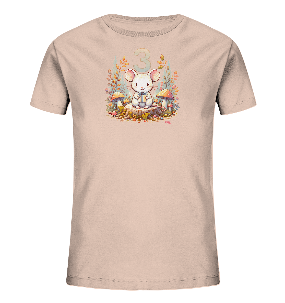 Onlineshop Shirts fuer Kinder - Das Bild zeigt ein hellrosa Kinder-T-Shirt mit einer charmanten Illustration einer Maus. Die Maus sitzt auf einem Baumstumpf, umgeben von Pilzen, Laub und Pflanzen. Über dem Motiv ist die grosse Zahl '3' in einem hellen Farbton platziert. Das Design wirkt liebevoll und passend fuer einen besonderen Anlass.