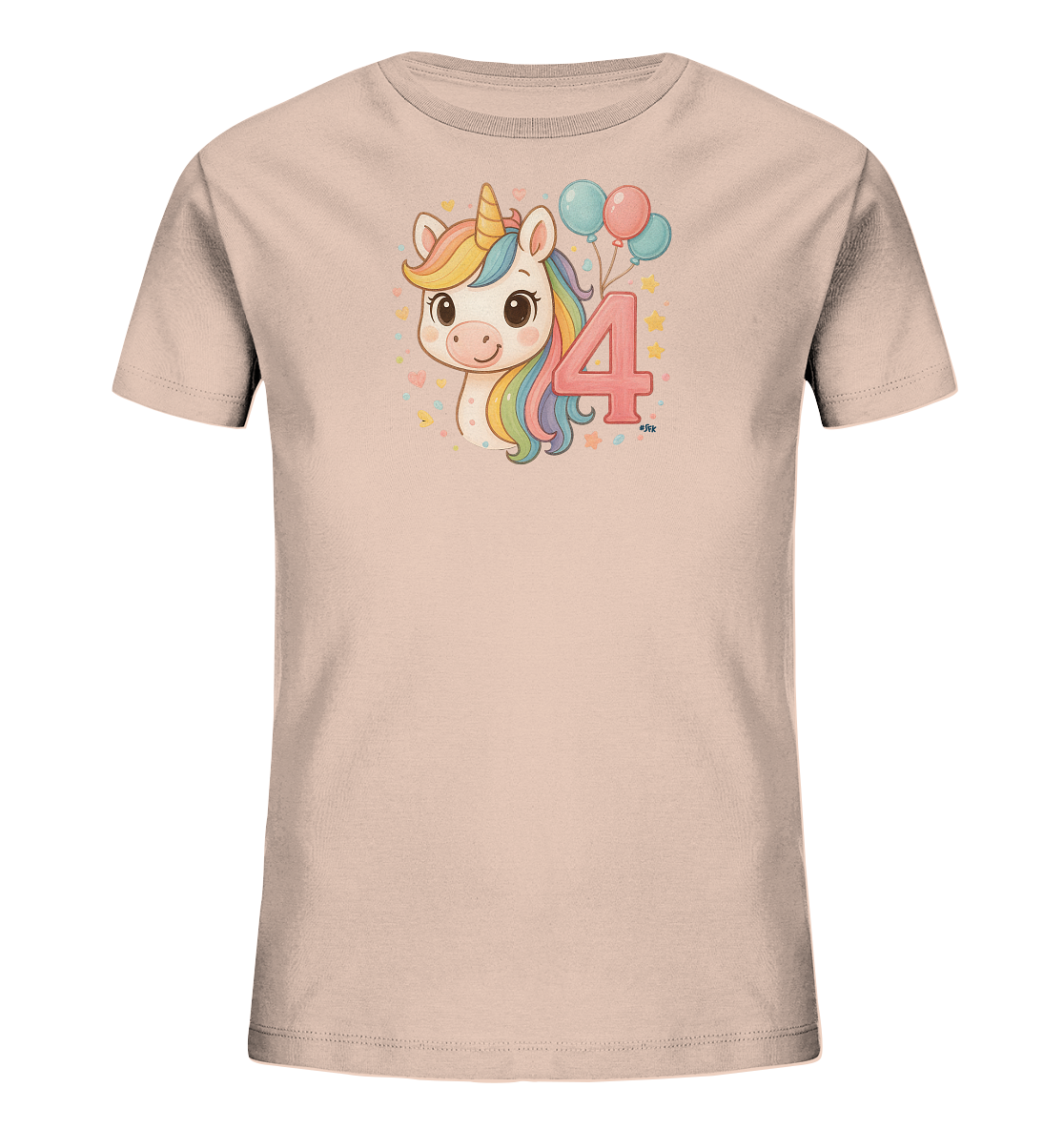 Onlineshop Shirts fuer Kinder - Das Bild zeigt ein beiges Kinder-T-Shirt mit einem niedlichen Einhornkopf als Motiv auf der Vorderseite. Das Einhorn hat eine bunte Regenbogenmaehne und ein freundliches Gesicht, umgeben von kleinen Sternen und Herzen. Neben dem Einhorn ist die Zahl '4' in Rosa abgebildet, begleitet von zwei Ballons in Blau und Pink. Dieses Design verleiht dem Shirt einen verspielten und farbenfrohen Look.