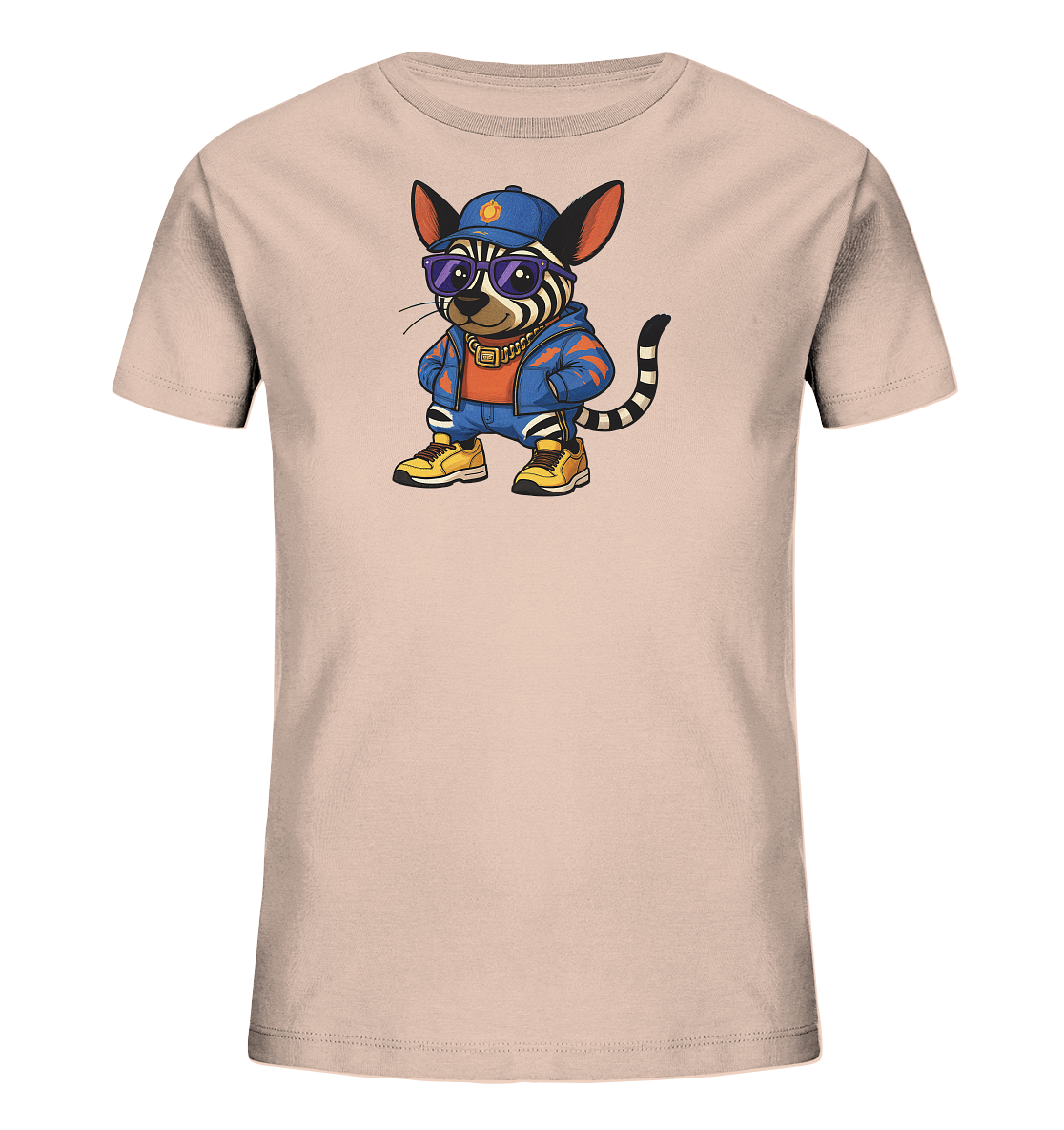 Onlineshop Shirts fuer Kinder - Das Bild zeigt ein hellbeiges T-Shirt mit einem auffaelligen Tier-Motiv auf der Vorderseite. Ein gestreiftes, katzenaehnliches Tier ist in einem laessigen Hip-Hop-Stil dargestellt, komplett mit blauer Muetze, Sonnenbrille und goldener Kette. Es traegt zudem eine blaue Jacke, ein oranges Shirt und gelbe Sneaker. Das Design verleiht dem Shirt einen modernen und verspielten Charakter.