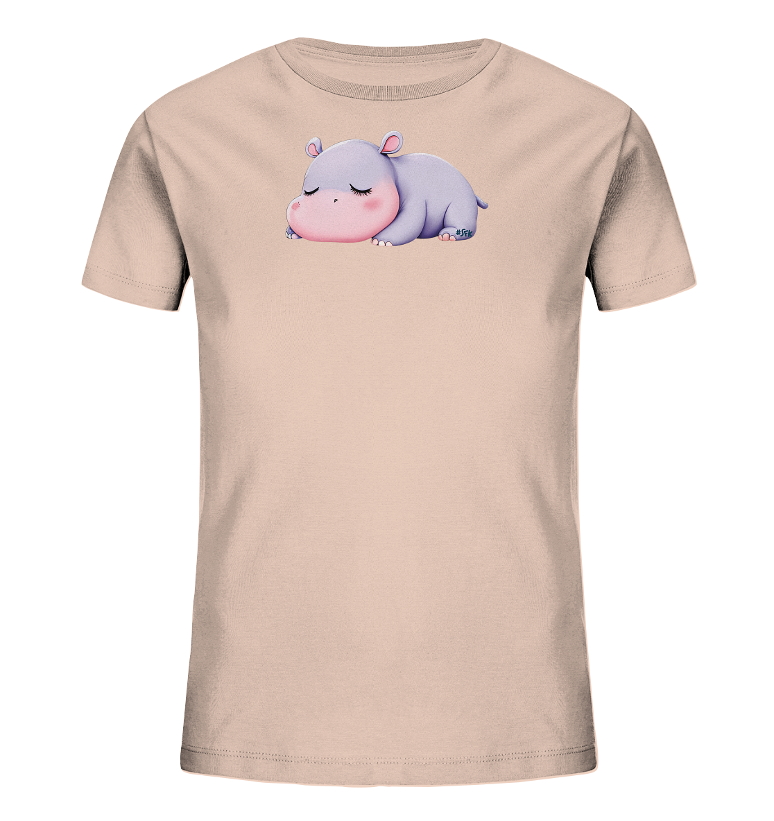 Onlineshop Shirts fuer Kinder - Das Bild zeigt ein hellbeiges Kinder-T-Shirt. Auf der Vorderseite ist eine friedlich schlafende Nilpferd-Illustration zu sehen. Das kleine Nilpferd ist in sanften Lila- und Rosatoenen gehalten und liegt entspannt da. Das Design wirkt ruhig und niedlich.