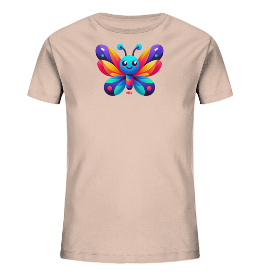 Onlineshop Shirts fuer Kinder - Dieses T-Shirt fuer Kinder in einem hellen Beigeton zeigt auf der Vorderseite eine farbenfrohe Schmetterling-Grafik. Der Schmetterling hat leuchtend bunte Fluegel in verschiedenen Toenen wie Blau, Lila, Orange und Rot. Die Grafik wirkt froehlich und verspielt, passend fuer Kindermode. Runde Punkte in passenden Farben zieren die Fluegel und runden das Design ab.