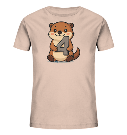 Onlineshop Shirts fuer Kinder - Das Bild zeigt ein helles Kinder-T-Shirt mit einem niedlichen Aufdruck. Ein cartoonartiger Otter sitzt darauf und haelt die Zahl Vier. Das Design ist liebevoll gestaltet und ansprechend fuer Kinder. Es verleiht dem Shirt einen verspielten Look.