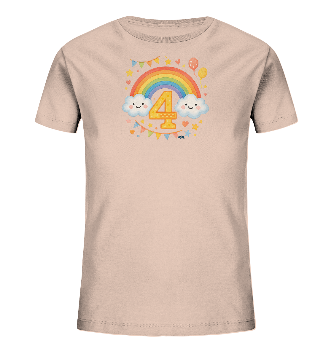 Onlineshop Shirts fuer Kinder - Das Bild zeigt ein hellrosa Kinder-T-Shirt mit einem farbenfrohen Druck auf der Vorderseite. Das Design umfasst einen Regenbogen ueber der grossen Zahl "4" in der Mitte. Flankiert wird die Zahl von zwei laechelnden Wolken. Um das zentrale Motiv herum sind verspielte Elemente wie Sterne, Ballons und eine Wimpelkette angeordnet.