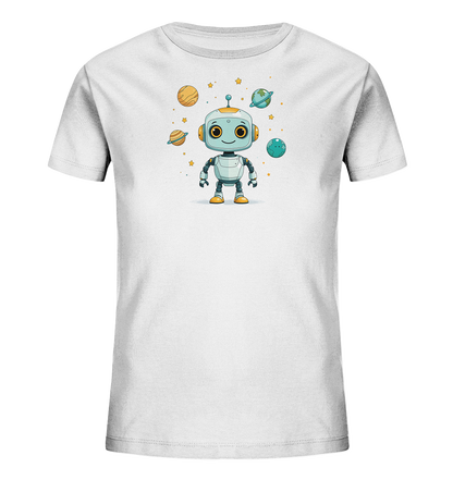 Onlineshop Shirts für Kinder - Das Bild zeigt die Vorderseite eines weißen Kinder-T-Shirts mit einem farbenfrohen Druck. Im Zentrum des Designs ist ein süßer Cartoon-Roboter mit großen, freundlichen Augen abgebildet, der in einem hellblauen und grauen Design gehalten ist. Um den Roboter herum sind verschiedene Planeten wie Saturn und Erde sowie kleine gelbe Sterne arrangiert, was ein Weltraumthema darstellt. Dieses Motiv hat einen kindgerechten und verspielten Charakter, ideal für junge Weltraumfans.