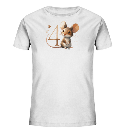 Onlineshop Shirts fuer Kinder - Das Bild zeigt ein weisses T-Shirt fuer Kinder mit einem niedlichen Motiv. Eine cartoonartige Maus sitzt neben einer grossen Zahl '4', deren Schweif sich um die Ziffer windet. Das Design in warmen Brauntoenen beinhaltet auch einen kleinen Schmetterling oder eine Biene in der Naehe. Es ist ein freundliches und verspieltes Motiv, passend fuer Kinder.