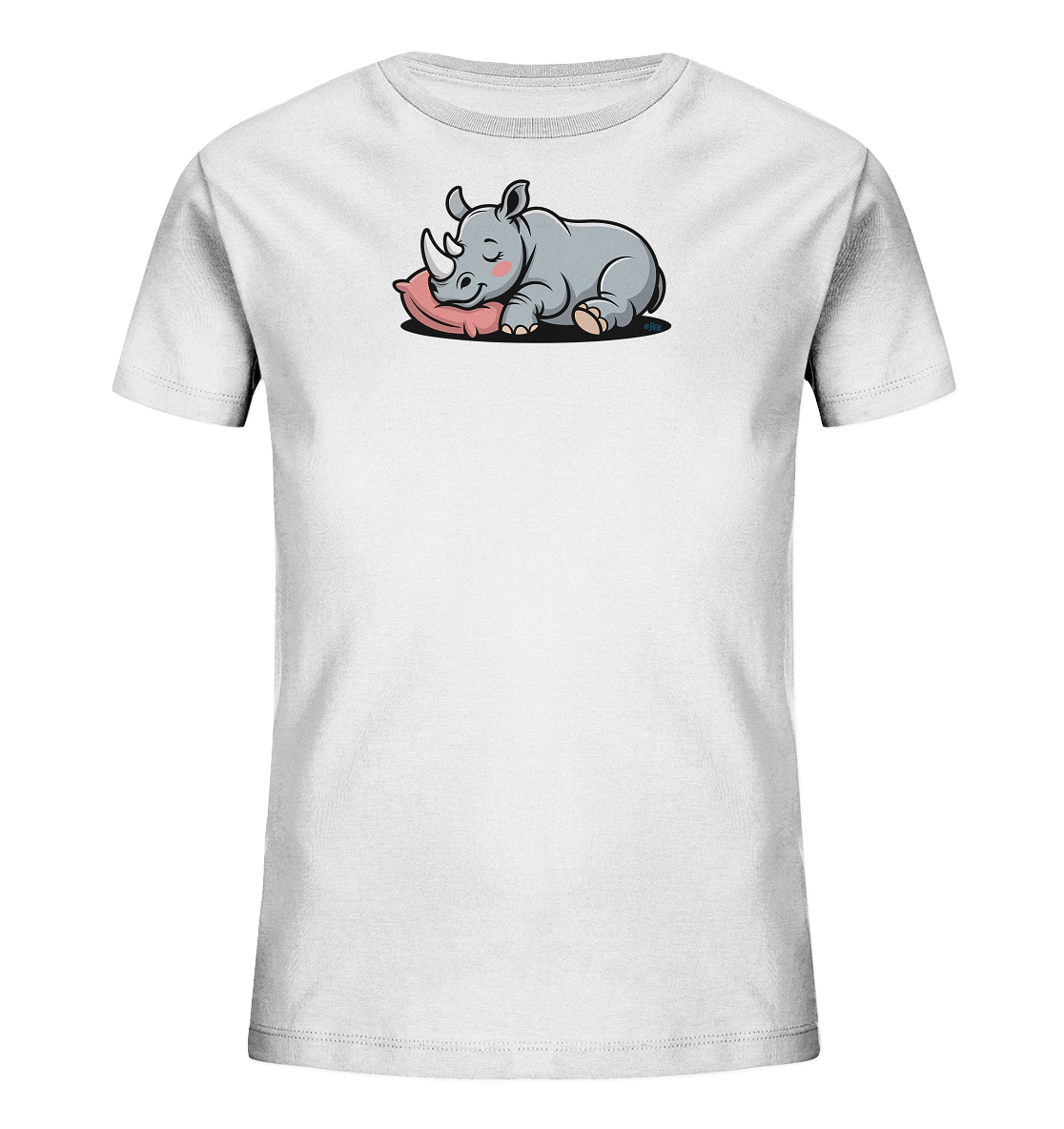 Onlineshop Shirts fuer Kinder - Das Bild zeigt ein weisses Kinder-T-Shirt mit einem niedlichen Aufdruck. Auf der Vorderseite ist ein schlafendes Nashorn in Cartoon-Optik abgebildet. Das graue Nashorn liegt friedlich auf einem rosafarbenen Kissen und hat geschlossene Augen sowie angedeutete rote Wangen. Das Motiv wirkt beruhigend und ist ideal fuer Kinder.