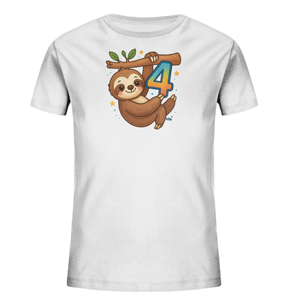 Onlineshop Shirts fuer Kinder - Das Bild zeigt ein weisses Kinder-T-Shirt mit einem niedlichen Motiv eines Faultiers. Das Faultier haengt an einem Ast und haelt dabei die bunte Zahl "4" fest. Das Design ist von kleinen Sternen und Blaettern umgeben. Es ist ein froehliches und farbenfrohes Design.