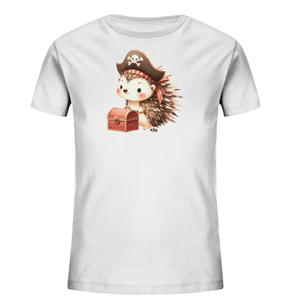 Onlineshop Shirts fuer Kinder - Das Bild zeigt ein weisses T-Shirt mit einer niedlichen Illustration eines Igels. Der Igel ist als Pirat verkleidet und traegt einen Hut mit Totenkopf. Er sitzt neben einer kleinen Schatztruhe. Das Motiv hat einen verspielten und abenteuerlichen Stil.