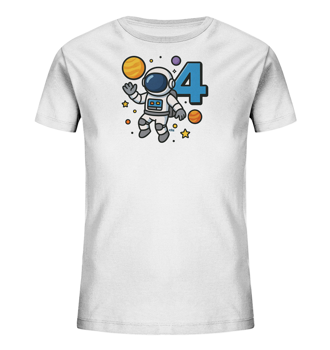Onlineshop Shirts fuer Kinder - Das Bild zeigt ein weisses Kinder-T-Shirt mit einem Weltraum-Motiv. Ein kleiner Cartoon-Astronaut schwebt neben einer grossen blauen Zahl '4'. Das Design umfasst ausserdem Planeten und Sterne. Es ist eine farbenfrohe Illustration fuer ein Kind, das vier Jahre alt wird.