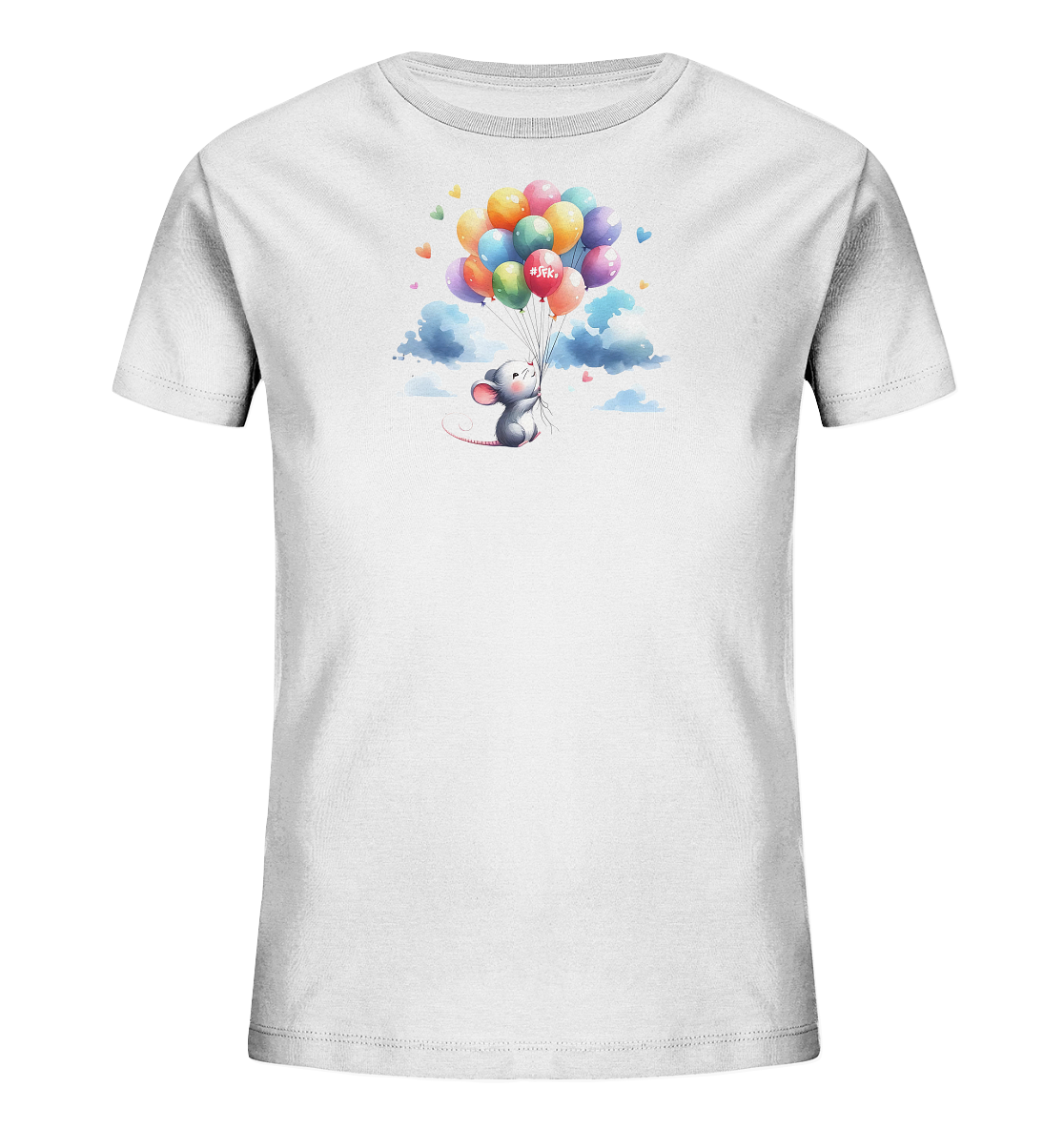 Onlineshop Shirts für Kinder - Das Bild zeigt ein weißes Kinder-T-Shirt mit einem farbenfrohen Aufdruck auf der Vorderseite. Zu sehen ist eine kleine, graue Maus, die an einem Bündel bunter Ballons hängt und in einem wolkenverhangenen Himmel schwebt. Kleine Herzen umgeben das Motiv, das in einem sanften, aquarellartigen Stil gestaltet ist. Dieses Design verleiht dem Shirt eine fröhliche und verträumte Note.