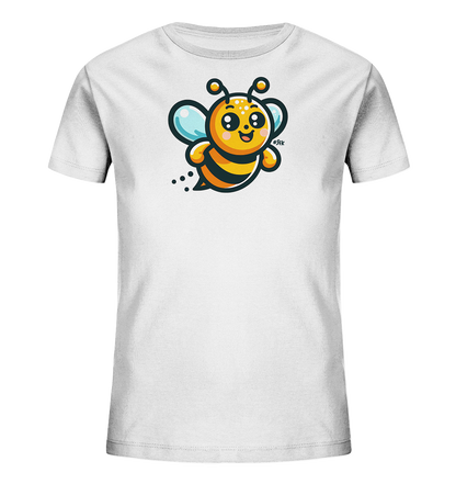 Onlineshop Shirts fuer Kinder - Das Bild zeigt ein weisses T-Shirt fuer Kinder, das eine lustige und freundliche Illustration einer fliegenden Biene zeigt. Die Biene ist in leuchtenden Gelb- und Orangetoenen mit schwarzen Streifen gestaltet und hat grosse, ausdrucksstarke Augen. Sie wird mit angedeuteten Flugspuren dargestellt, was dem Motiv Bewegung verleiht. Das Design wirkt froehlich und verspielt, passend fuer Kinderkleidung.