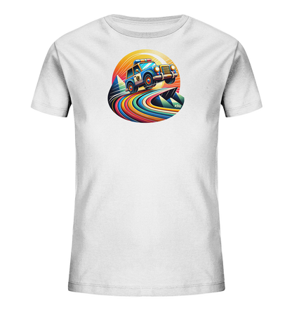 Kinder T-Shirt mit ein springendes Polizeiauto auf einer bunten, geschwungenen Straße