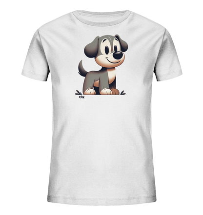 Onlineshop Shirts fuer Kinder - Das Bild zeigt ein weisses T-Shirt fuer Kinder mit einem niedlichen Comic-Motiv auf der Vorderseite. Zu sehen ist ein freundlicher Hund mit grauem und beigefarbenem Fell, grossen Augen und einem breiten Laecheln. Der Hund sitzt auf einer stilisierten Flaeche, die Gras oder Boden darstellt. Das Design ist einfach und kindgerecht gestaltet.